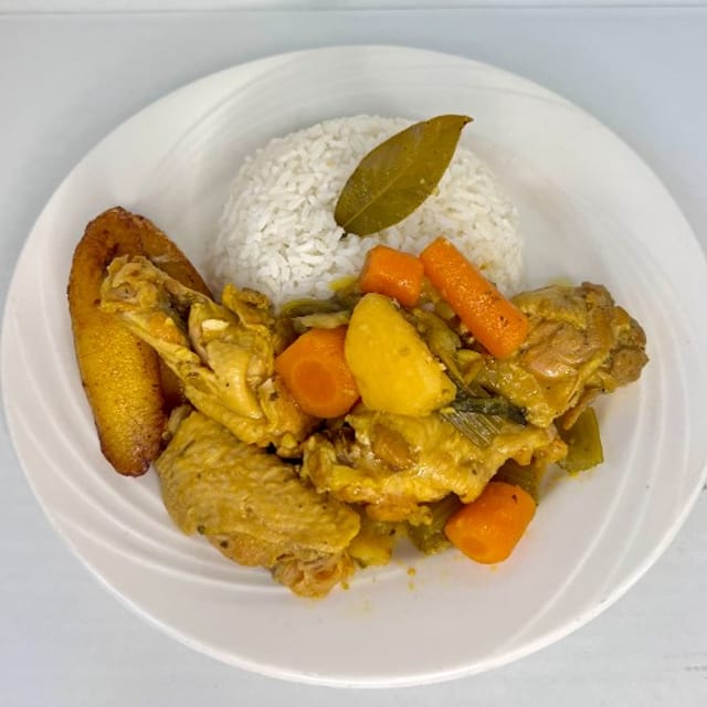 Pollo Guisado.